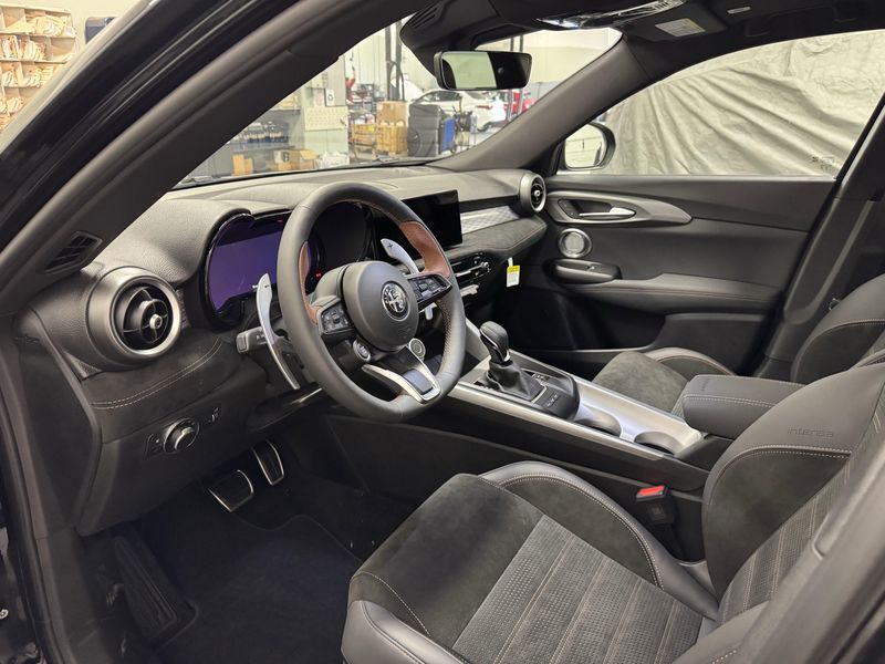 New 2025 Alfa Romeo Tonale Intensa Hybrid EawdImage 7