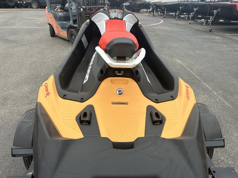 2025 SEADOO SPARK FOR 3 CONVENIENCE PACKAGE WITH SOUND SYSTEM SUNRISE ORANGE AND DRAGON RED Image 3