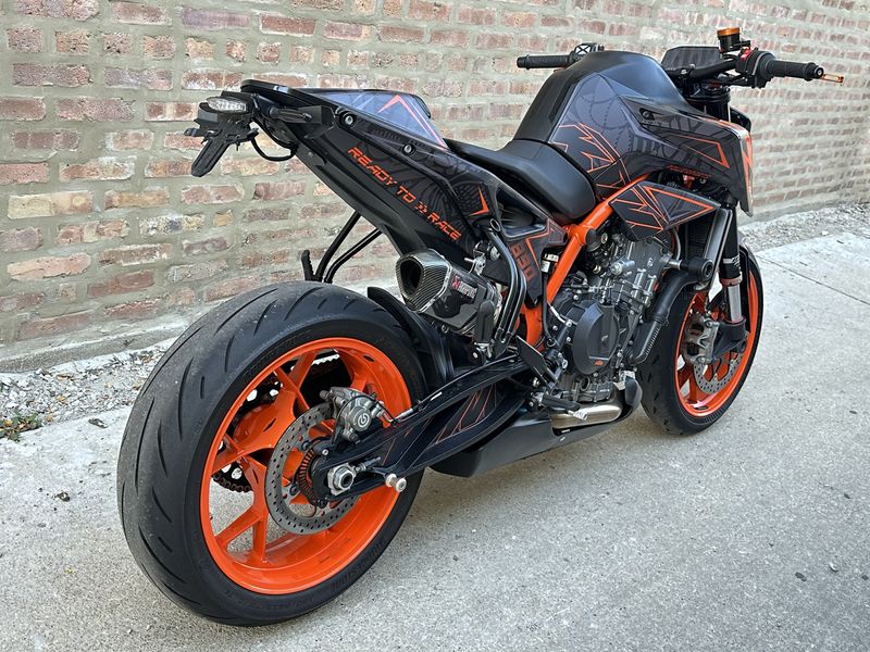 2022 KTM 890 DUKE R  Image 5