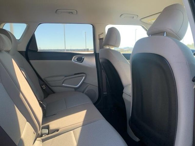 Used 2025 Kia Soul LXImage 14