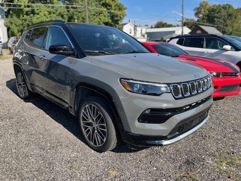 Used 2023 Jeep Compass LimitedImage 2