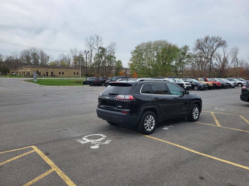 Used 2019 Jeep Cherokee LatitudeImage 14