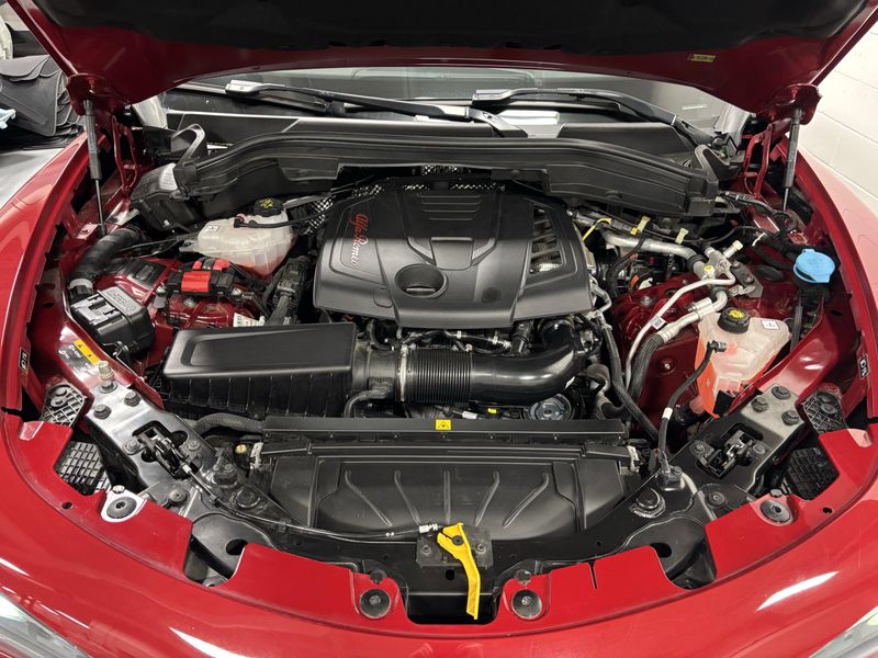 2024 Alfa Romeo Stelvio Ti AWD w/Activ AsstImage 7