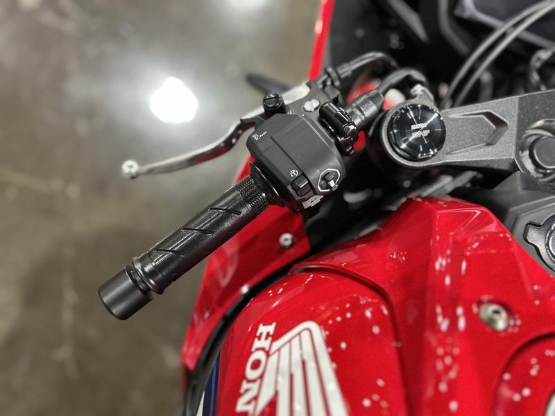 New 2024 Honda CBR650R ABS Image 8