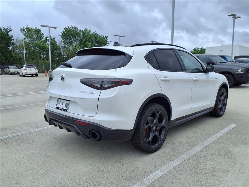 New 2026 Alfa Romeo Stelvio Image 7