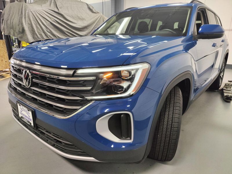 Used 2025 Volkswagen Atlas SE 4-Motion AWDImage 8