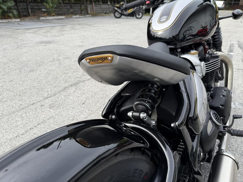 2025 Triumph Bonneville Bobber