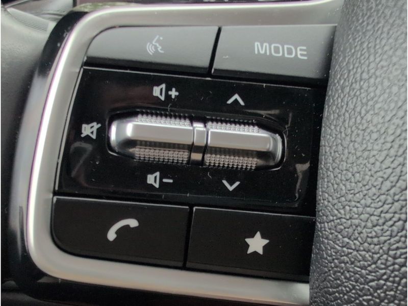 Used 2023 Kia Carnival MPV SX PrestigeImage 25