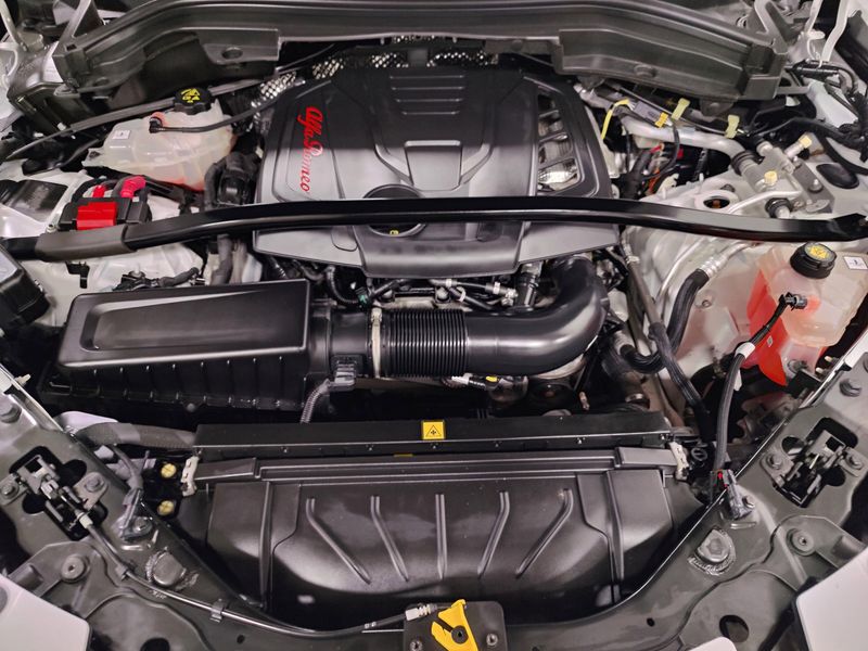 Used 2024 Alfa Romeo Stelvio Veloce AWD w/Activ AssistImage 28