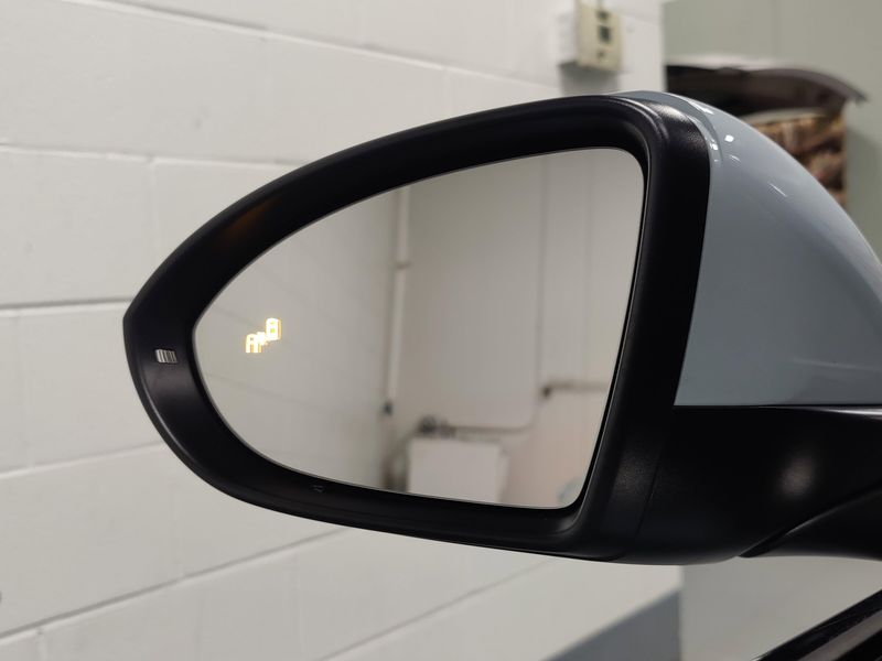 Used 2025 Volkswagen Jetta SEL w/Sunroof & NavImage 9