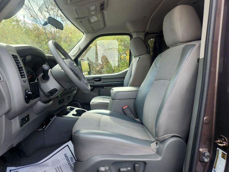 2017 Nissan NV Passenger NV3500 HD SVImage 20