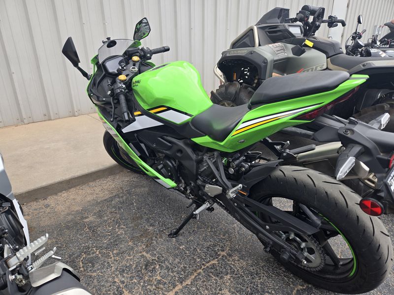 USED 2025 KAWASAKI NINJA ZX-4RR ABS Image 5