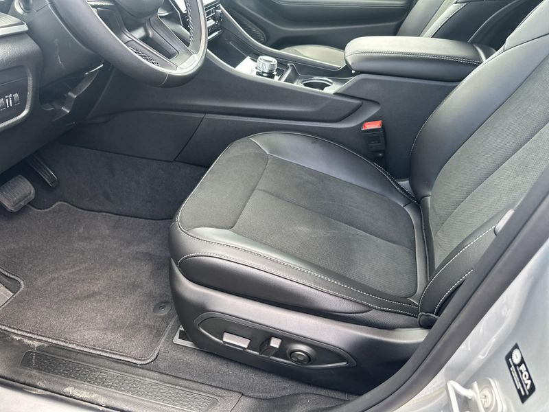 2025 Jeep Grand Cherokee Altitude X 4x4Image 21