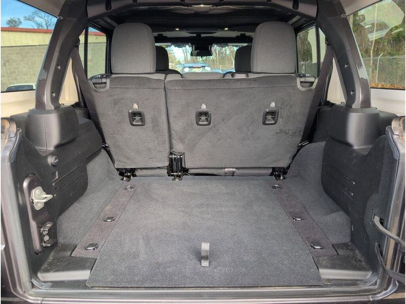 Used 2024 Jeep Wrangler RubiconImage 38