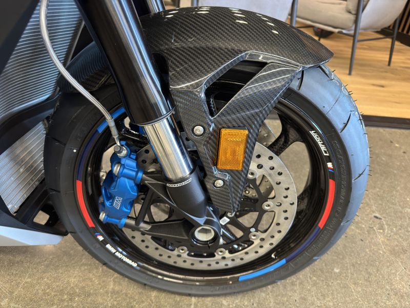 2025 BMW M 1000 R - WHITE ALUMINUM METALLIC MATTE  