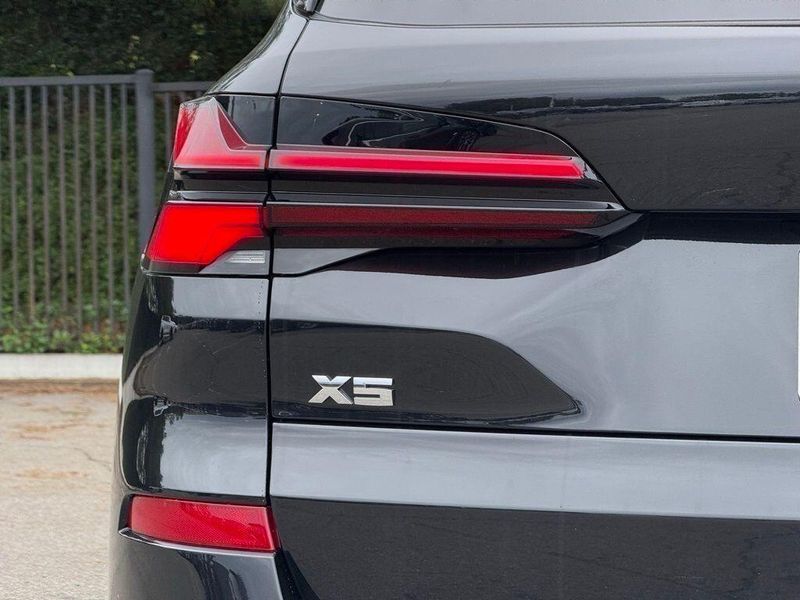 New 2026 BMW X5 M60iImage 14