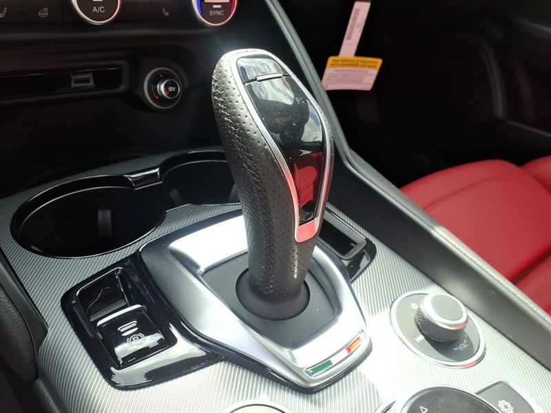 New 2025 Alfa Romeo Giulia VeloceImage 22