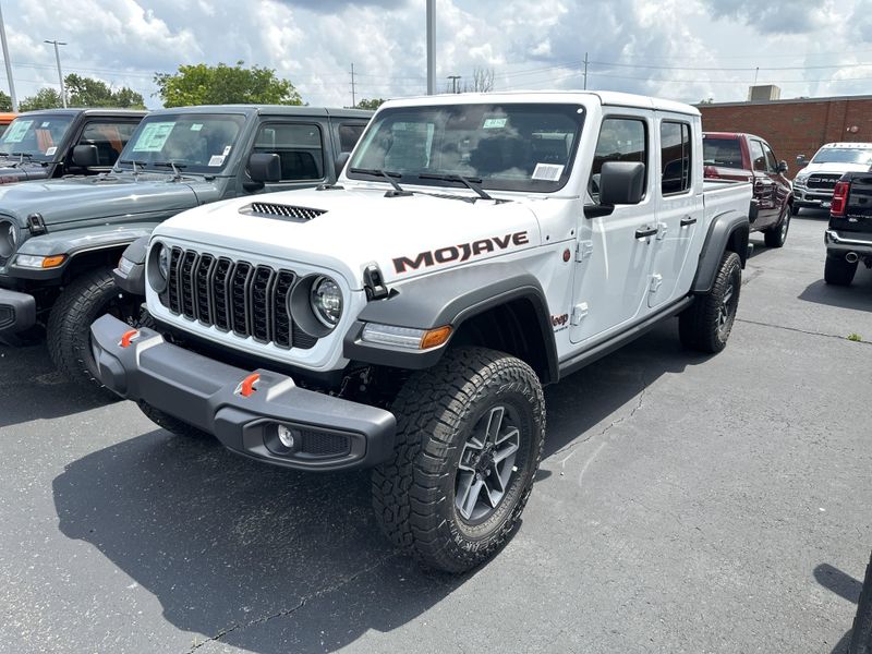 New 2025 Jeep Gladiator Mojave 4x4Image 1