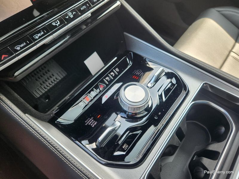 2026 Jeep Grand Wagoneer Upland 4x4