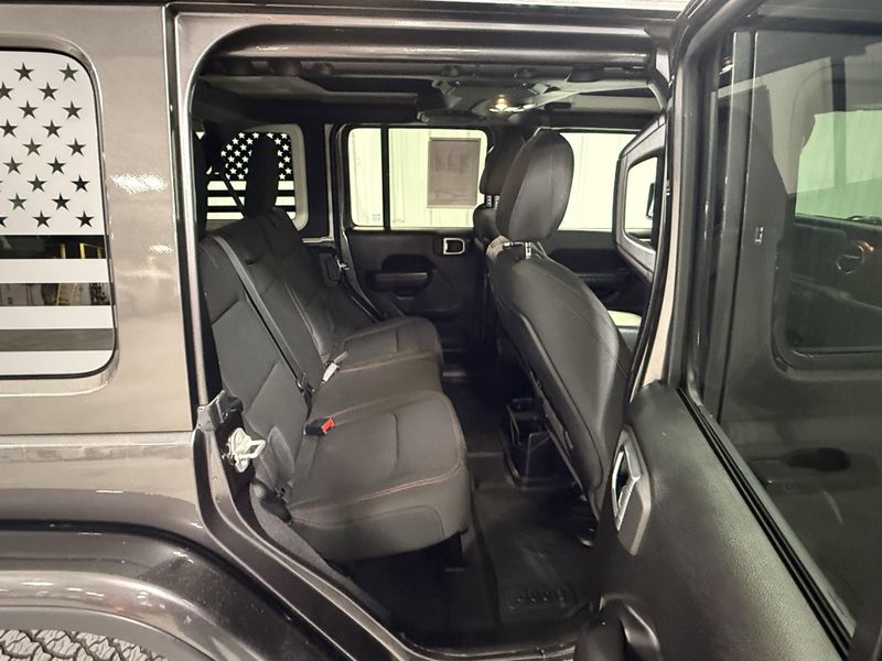 Used 2021 Jeep Wrangler Unlimited RubiconImage 9