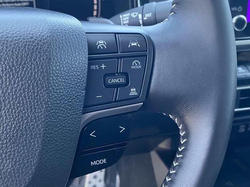 2025 Toyota Camry SEImage 27