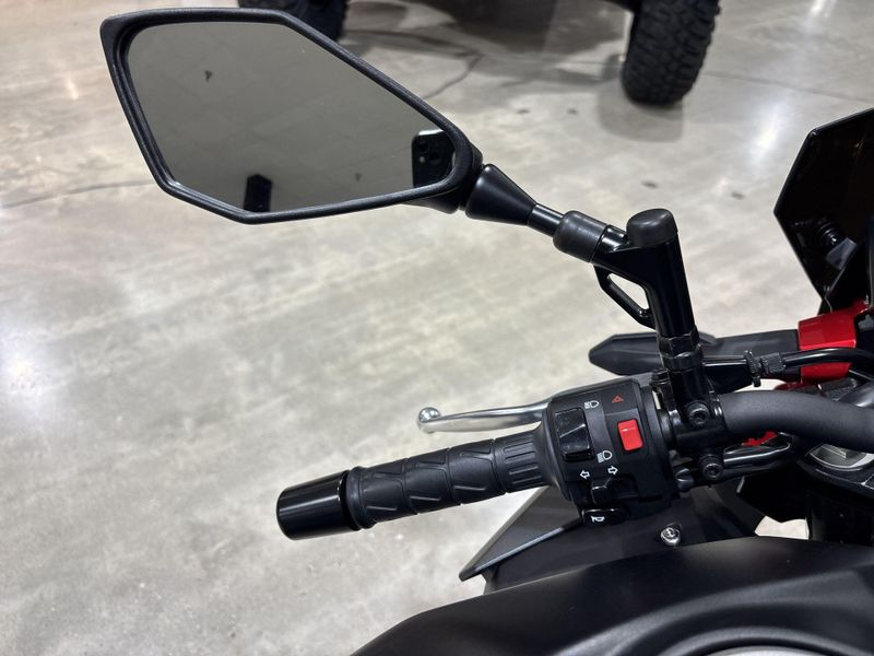 Used 2025 Kawasaki Z500 SE ABS Image 13