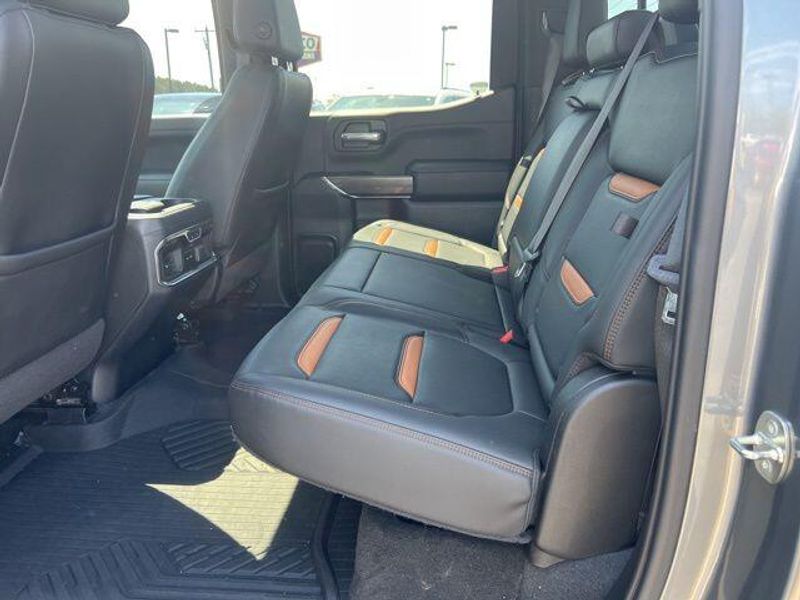 2020 GMC Sierra 1500 AT4Image 11