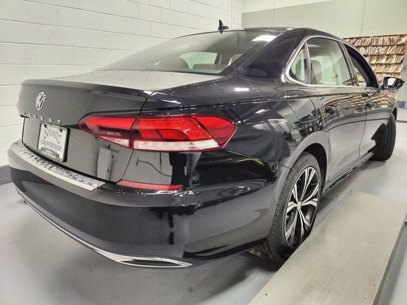 2021 Volkswagen Passat SE w/ Sunroof & IQ DriveImage 10