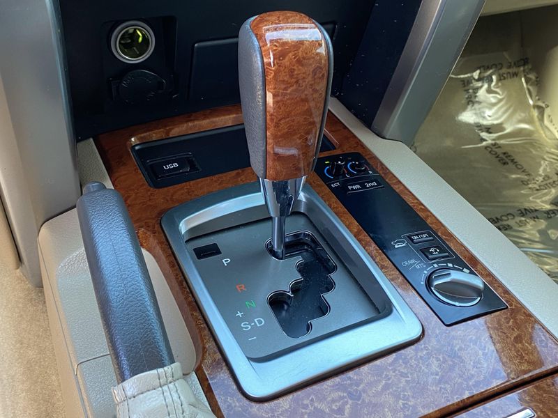 2013 Toyota Land Cruiser BaseImage 25