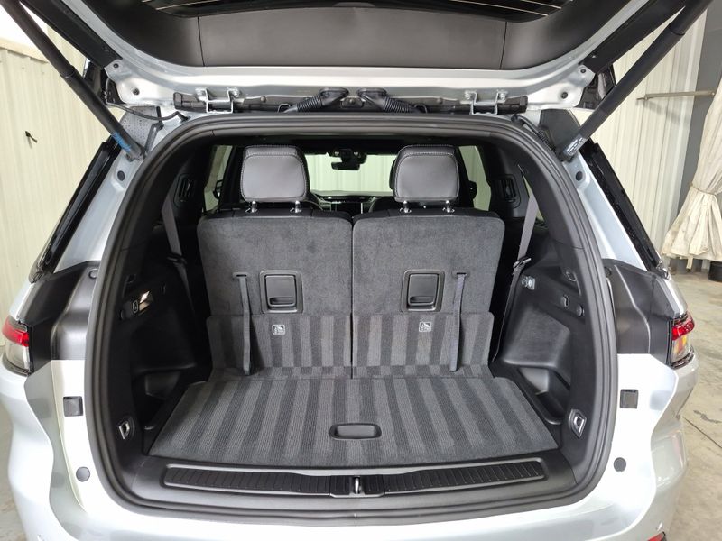 New 2025 Jeep Grand Cherokee L Altitude X 4x4Image 16