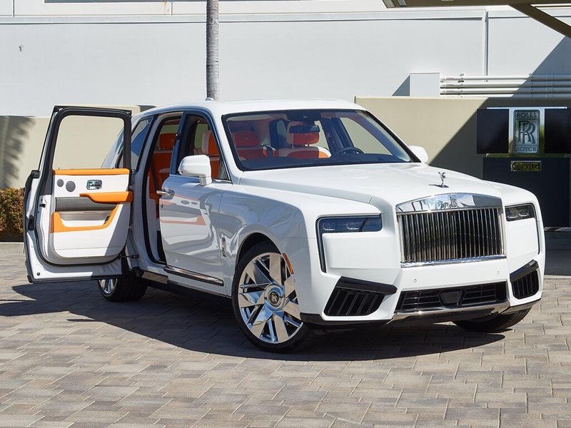New 2027 Rolls-Royce Cullinan Image 6