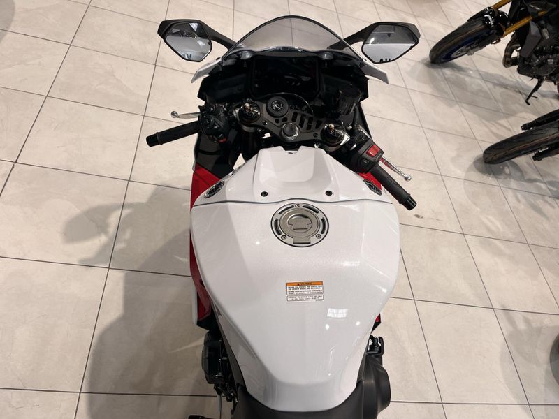 New 2025 Yamaha YZF-R9 Image 11