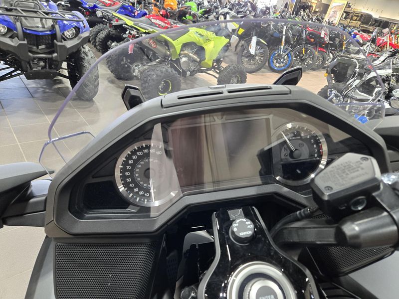 New 2025 Honda GOLD WING DCT 50TH ANNIVERSARY MATTE BLACK METALLIC Image 18