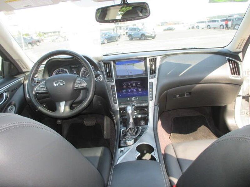 Used 2016 INFINITI Q50 2.0t PremiumImage 29
