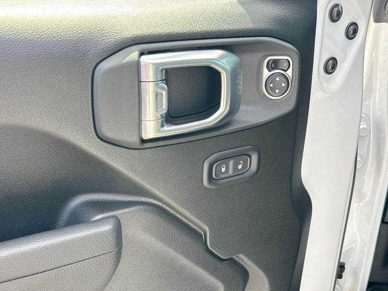 New 2026 Jeep Wrangler 4-door 85th Anniversary Edition