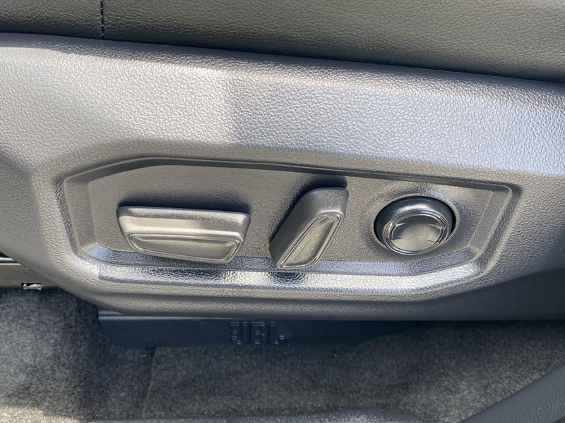 2025 Toyota Tundra LimitedImage 18