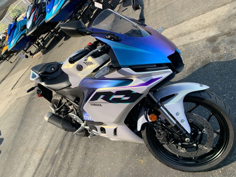 New 2025 Yamaha YZF-R3 ABS Image 18