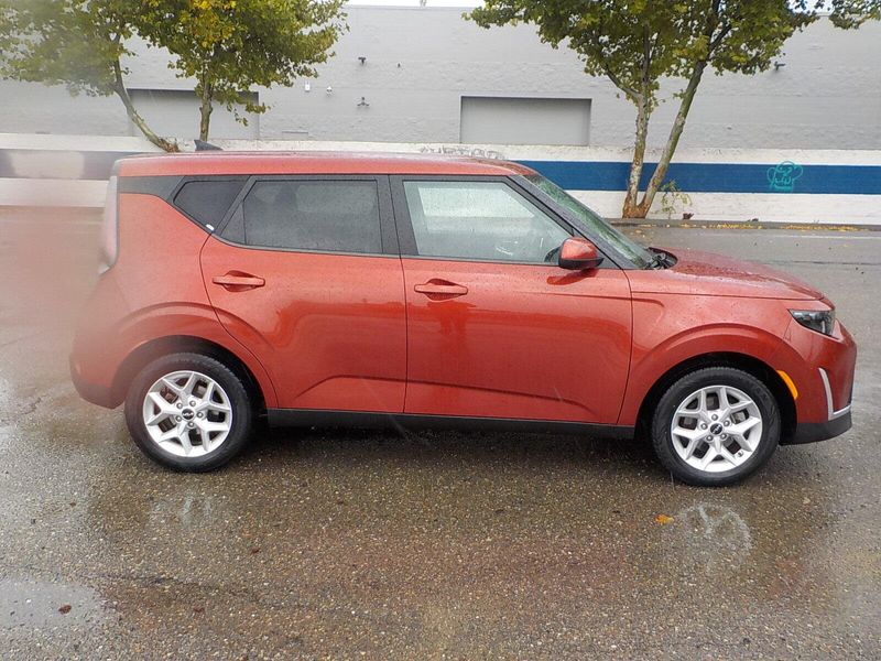 2023 Kia Soul LX S photo 4