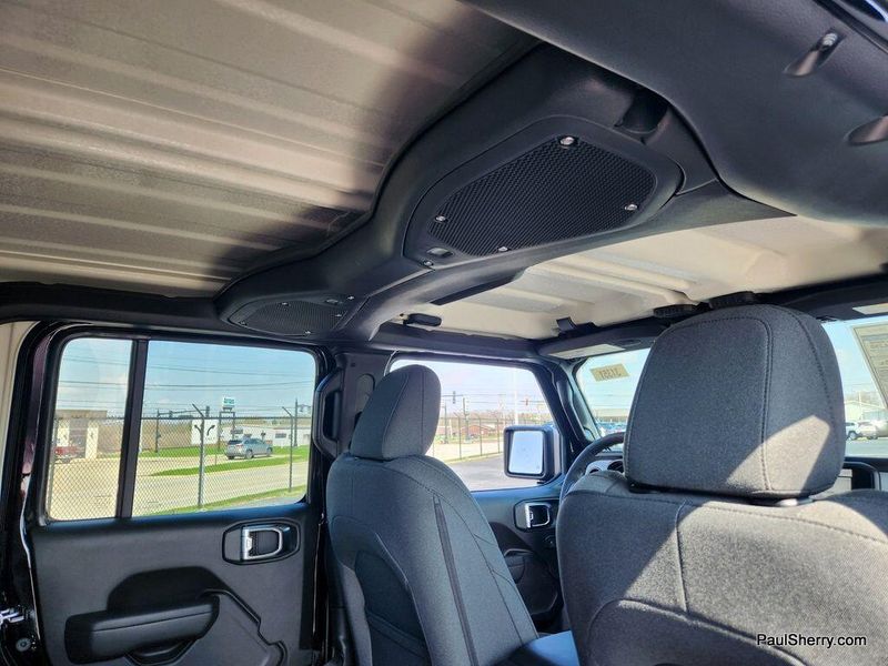 2025 Jeep Gladiator Willys photo 33