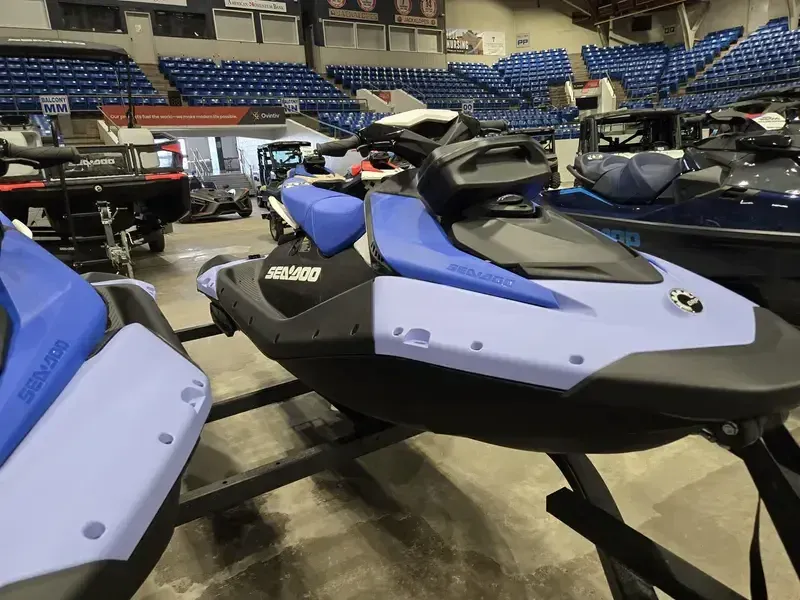 2025 SEADOO SPARK FOR 3 CONVENIENCE PACKAGE WITH SOUND SYSTEM DAZZLING BLUE AND VAPOR BLUE Image 1