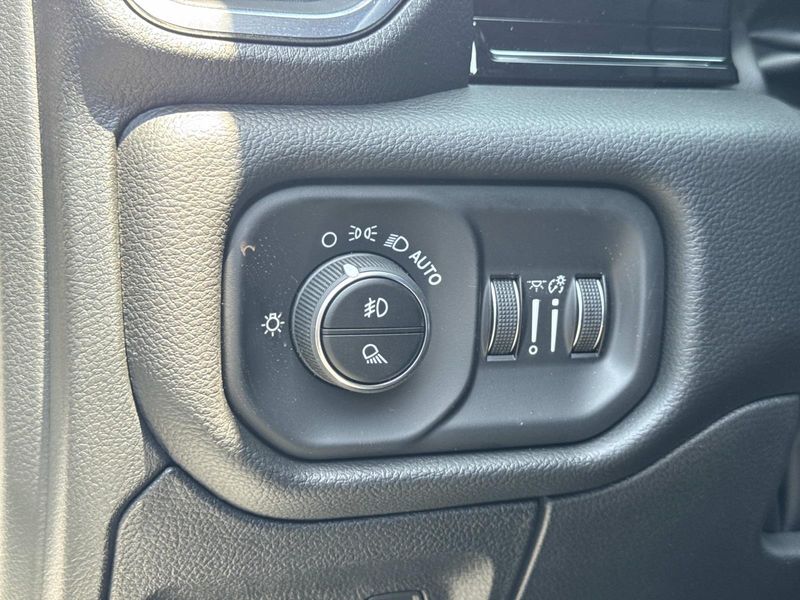 New 2026 RAM 1500 Laramie Crew Cab 4x4 6'4' Box