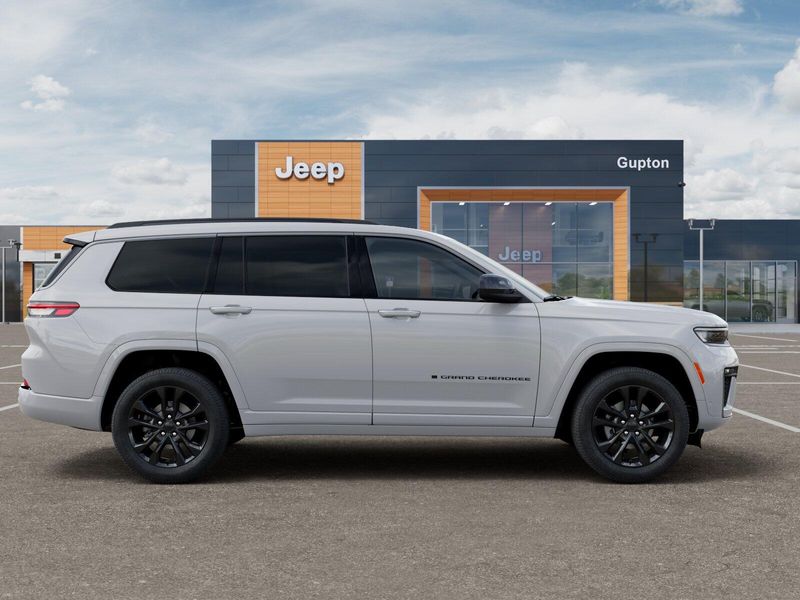 New 2026 Jeep Grand Cherokee L Limited Reserve 4x4Image 42