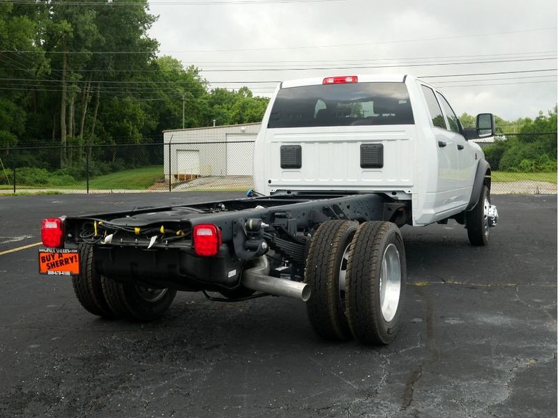 2024 RAM 5500 Tradesman Chassis Crew Cab 4x4 84