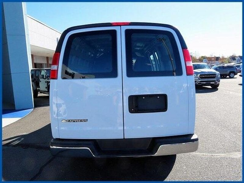 2022 Chevrolet Express Cargo Work VanImage 6