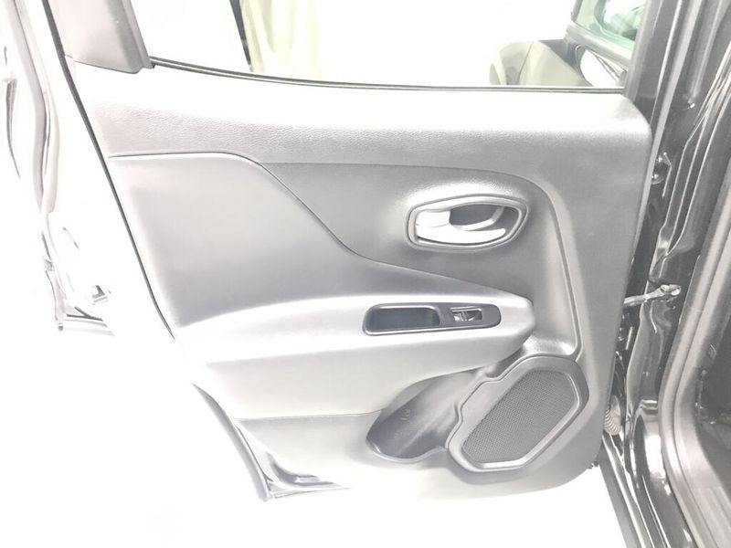 Used 2023 Jeep Renegade LimitedImage 13