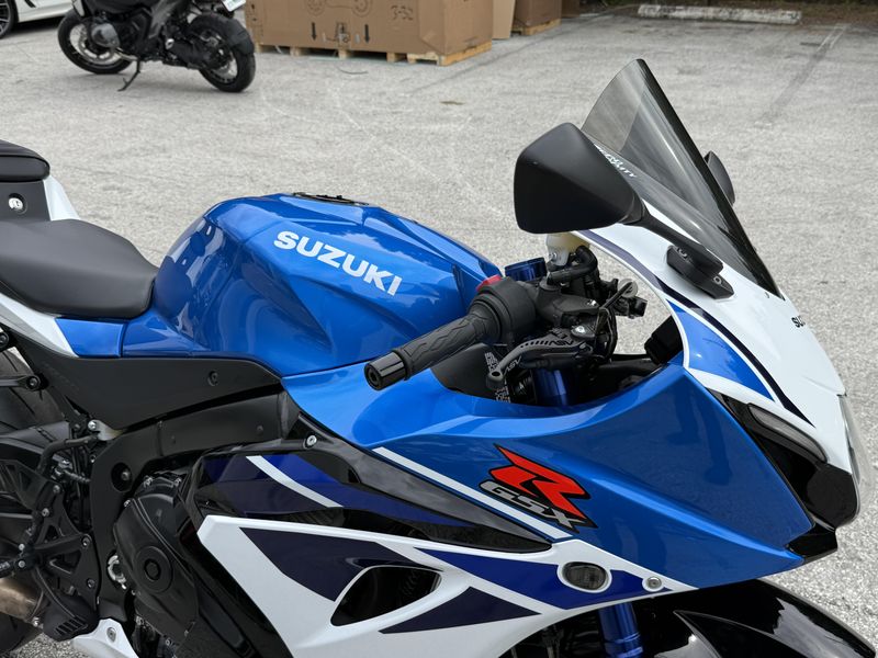 2025 Suzuki GSX-R1000RZ