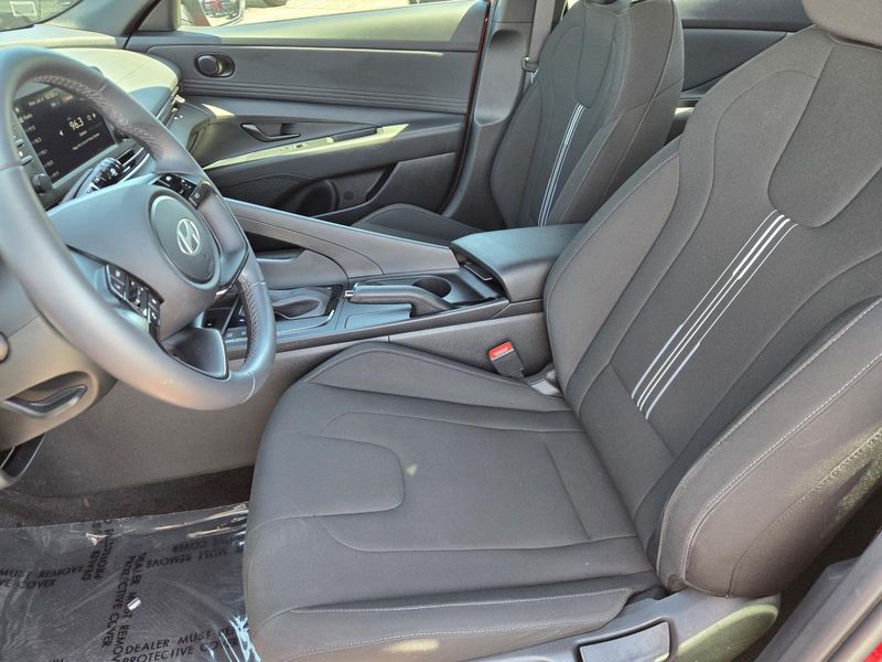 Used 2025 Hyundai Elantra SEL Sport IVT