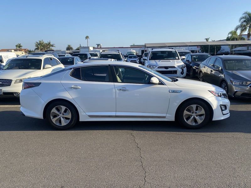 2016 Kia Optima Hybrid BaseImage 2