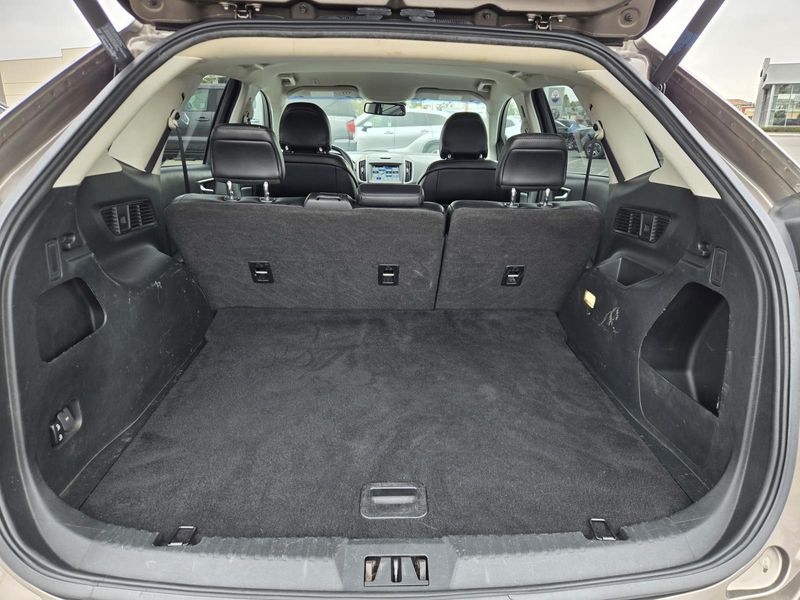 Used 2019 Ford Edge SEL FWD