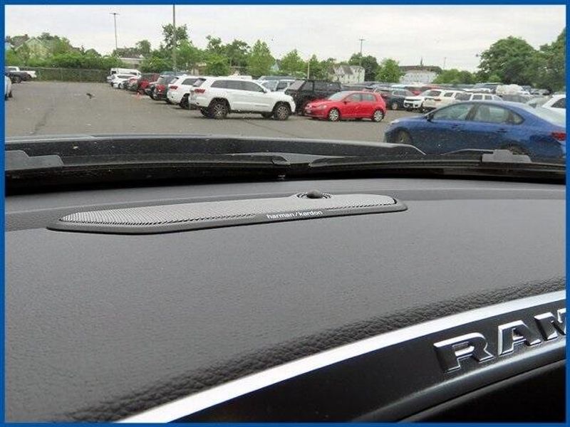 New 2025 RAM 1500 LaramieImage 17